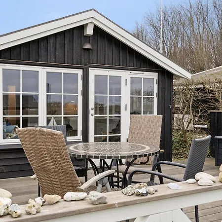 With Sea Views Near Kerteminde *